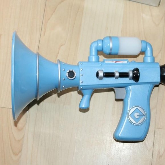 Despicable Me Minion Fart Blaster Gun Lights/Sounds Tested - Picture 1 of 5